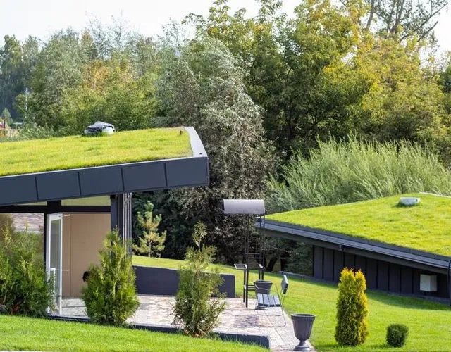 Ingentilisci i tetti con coperture verdi leggere – foto Leroy Merlin