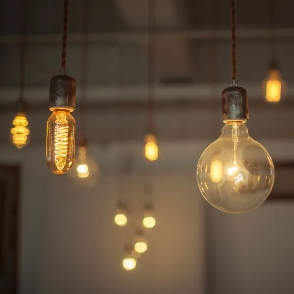Conoscere la luce: come scegliere l’illuminazione in casa per abitare meglio