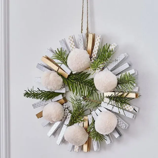 Decorazioni natalizie fai da te per la porta