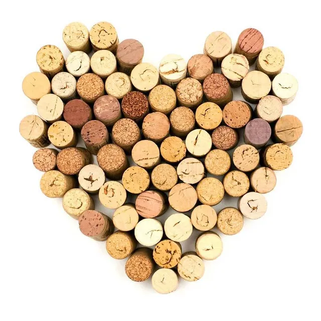 Usa i tappi di sughero per una bacheca a forma di cuore - foto Shutterstock