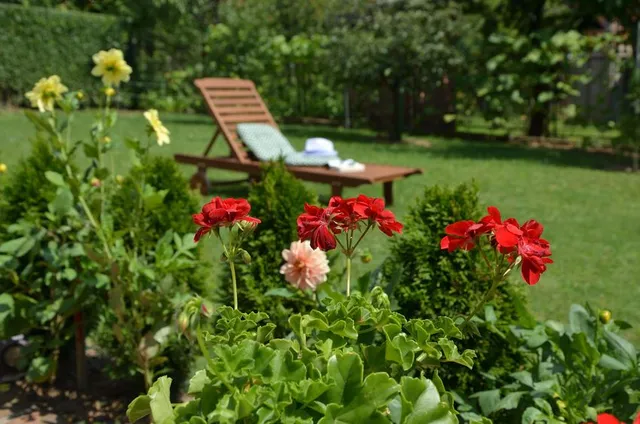 Non solo fatica! Preparati ad ore di relax in giardino! – foto Leroy Merlin