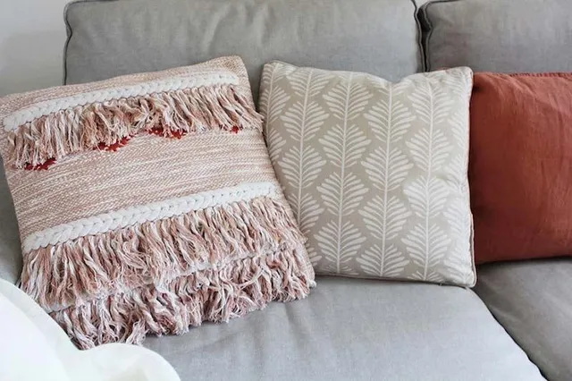 il divano acquista carattere con il giusto mix di cuscini