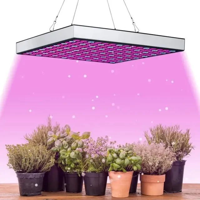 Procurati pannelli di luci LED per coltivare piante in indoor - foto Leroy Merlin