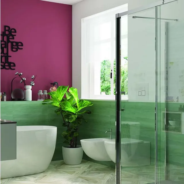 Colori primaverili per il bagno con vasca freestanding - Ispirazione Leroy Merlin
