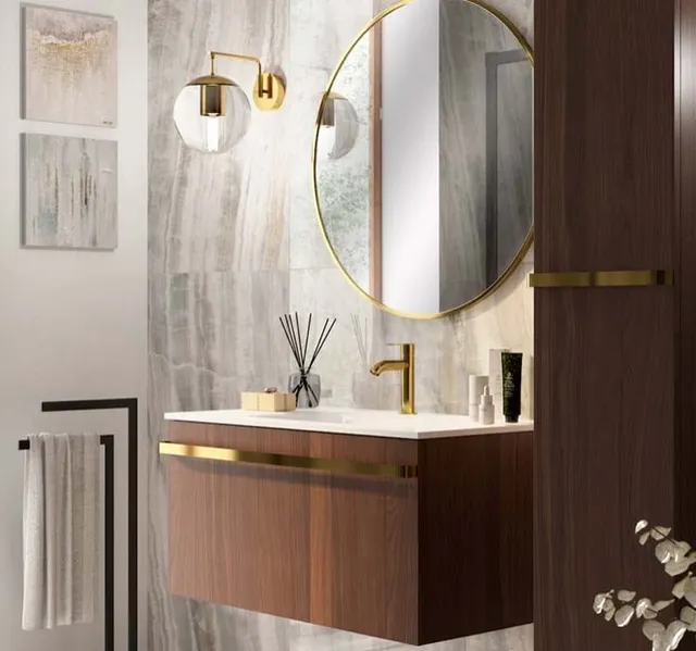 Ispirazione per un bagno prezioso ed elegante con il gres effetto marmo - Leroy Merlin