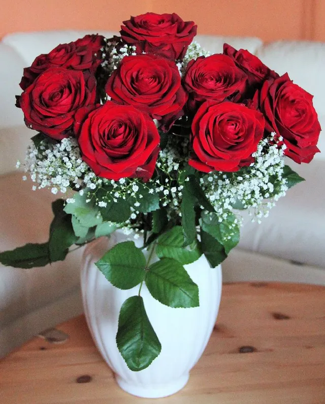 Un mazzo di rose rosse fa sempre piacere, non solo a San Valentino! - foto Pixabay