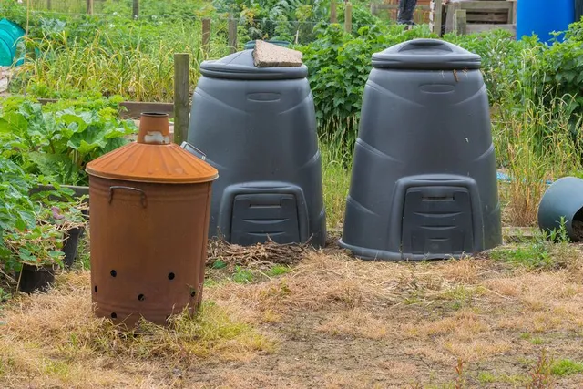 Il compostaggio non dovrebbe mai mancare in ogni casa dotata di un giardino, anche piccolo!