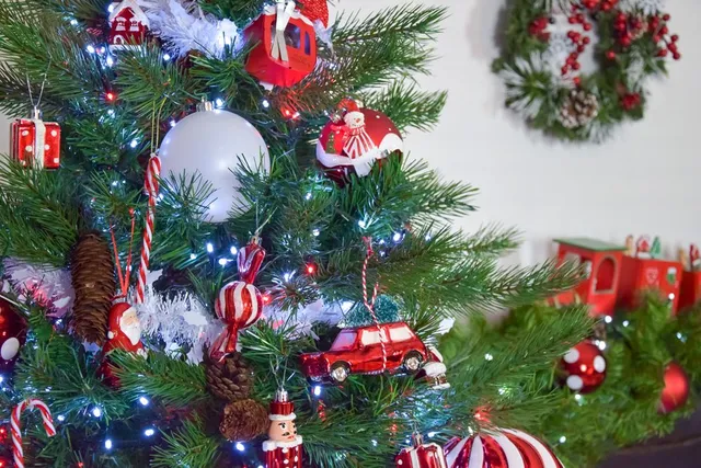 Le decorazioni in stile Magic per il mio albero di Natale - foto dell'autrice
