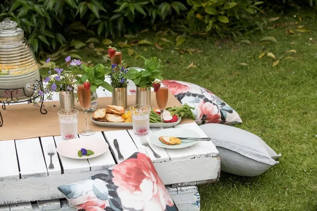 Ispirazioni per un picnic in giardino perfetto