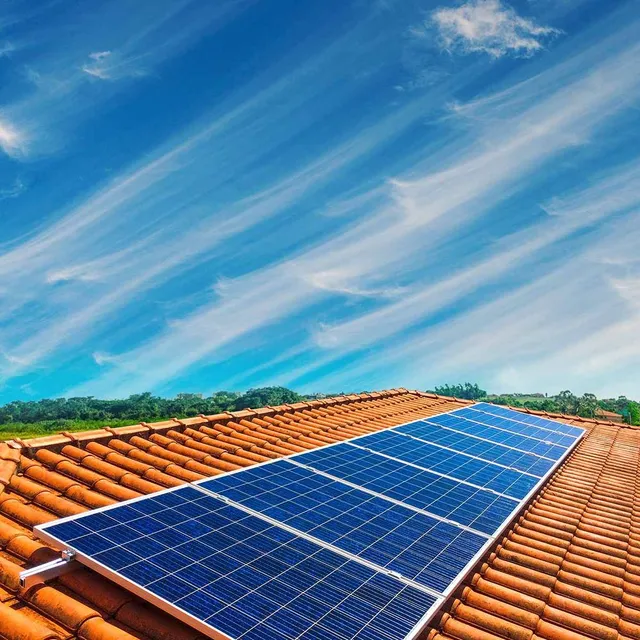 Impianto fotovoltaico sul tetto - Credits: Shutterstock