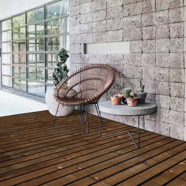 Il pavimento da esterno in legno dona un effetto di grande naturalezza  – Leroy Merlin