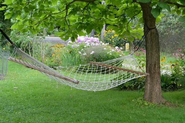Prepara l'amaca! A breve potrai tornare a rilassarti nel tuo giardino rinnovato! - foto Pixabay