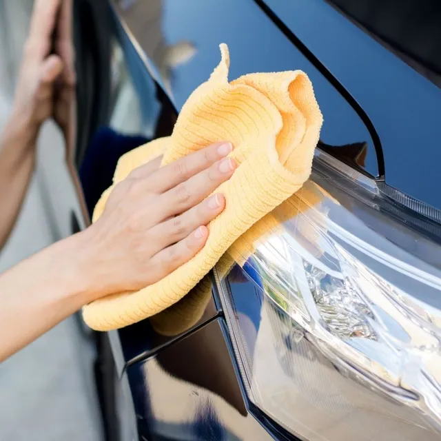Consigli per lavare l'auto in modo ecologico e senza sprechi - Canva