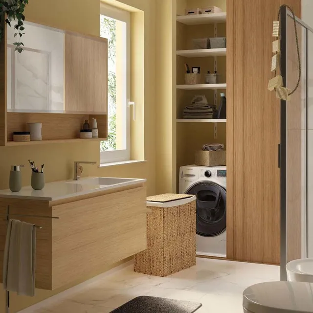 Lo specchio contenitore da bagno può avere ante, mensole e luci integrate - Idea Leroy Merlin