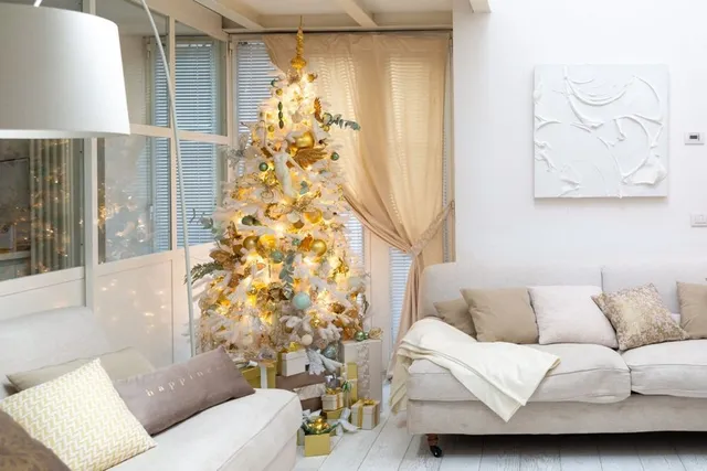 Dettagli bianco e oro per una casa di Natale glam – Leroy Merlin