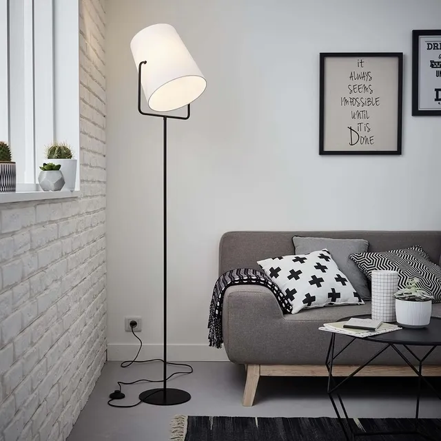 Idea per illuminare il divano con una lampada da terra - Leroy Merlin